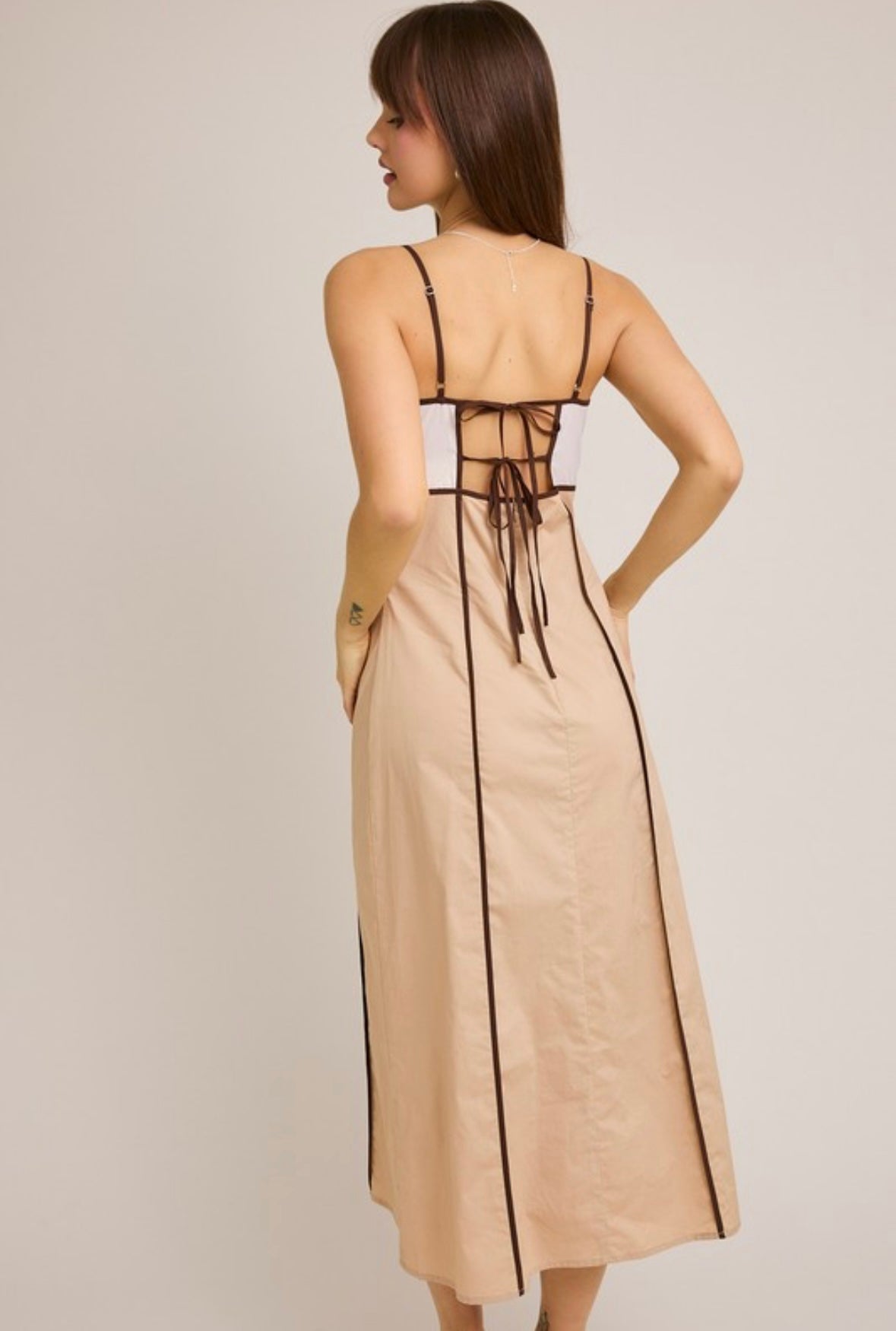 Contrast Binding Sleeveless